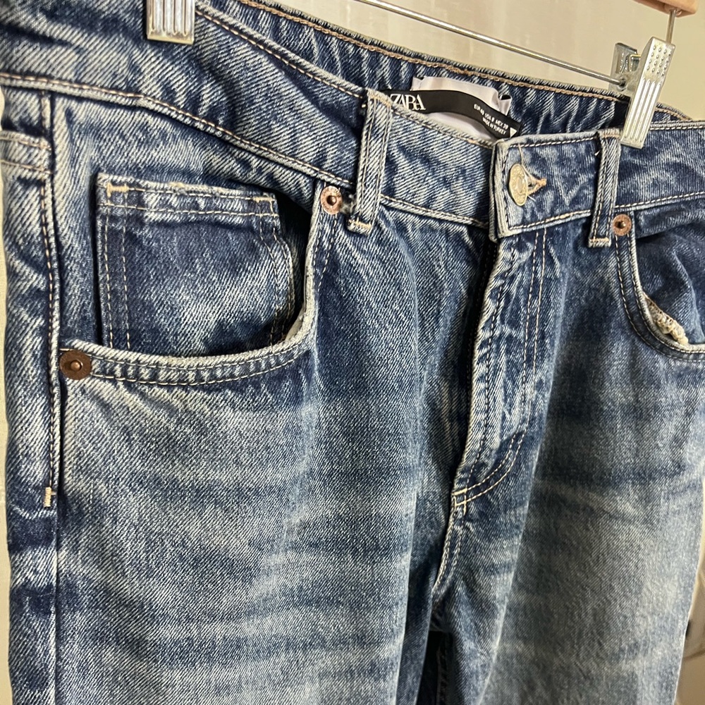 STRAIGHT LET ZARA JEANS! BLAND NEW!